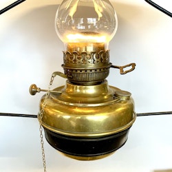 Takfotogenlampa med 30''' centraldragsbrännare och släckkedja