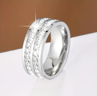 Ring stapel strass