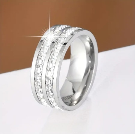 Ring stapel strass