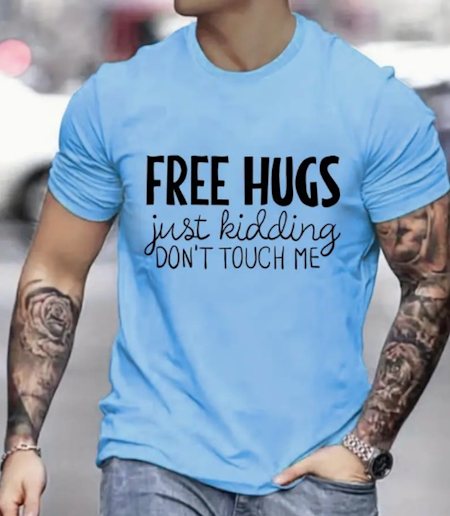 T-shirts Free hugs....