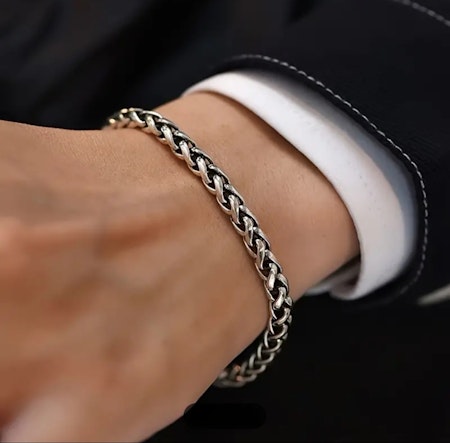 Armband i titanstål