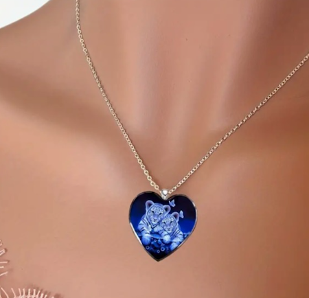 Halsband tigerungar