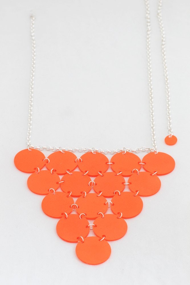 Orange triangel, halsband