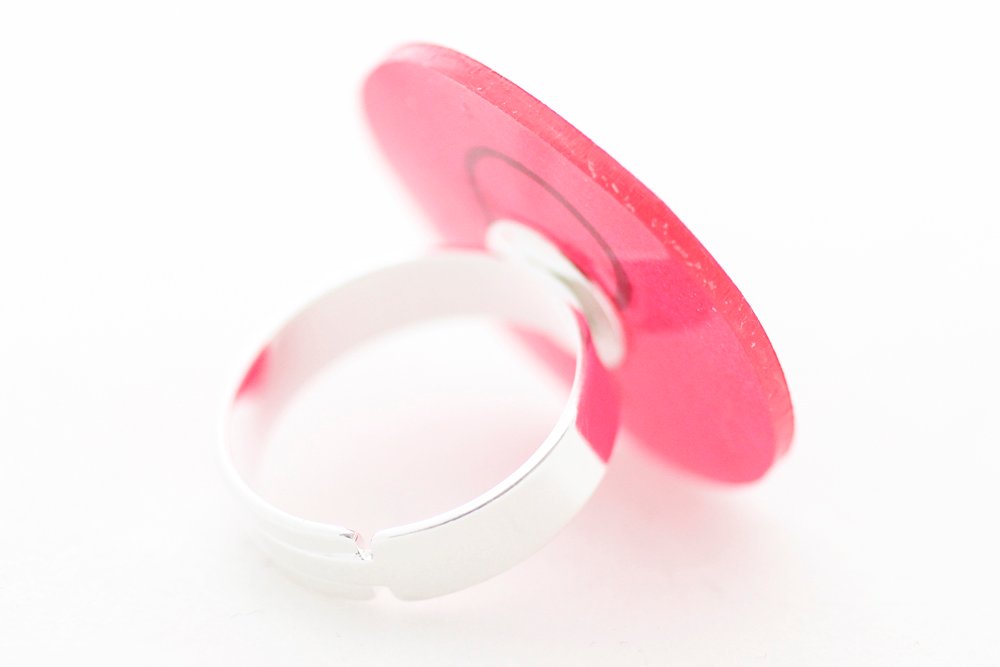 Rosa ring, feminist