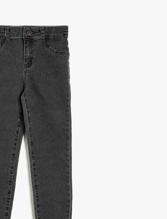 Svarta slim fit jeans