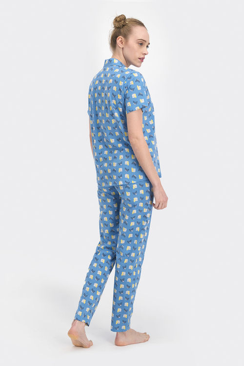 Pyjamasset med skjorta och långbyxor