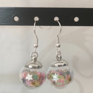 Örhängen glasglob med mix  stort transparant stjärnglitter 16mm