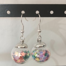 Örhängen glasglob med mix stort stjärnglitter