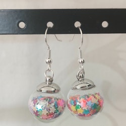Örhängen glasglob med mixat stjärnglitter