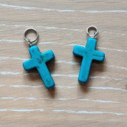 Berlock kors i howlite