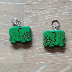 Berlock elefant i howlite