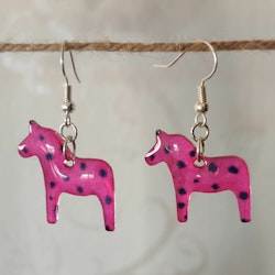 Örhängen med dalahästar rosa med blåa prickar
