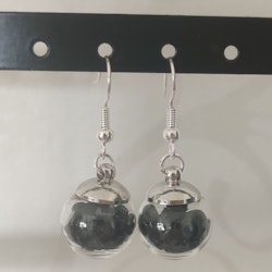 Örhängen glasglob med svart stjärnglitter