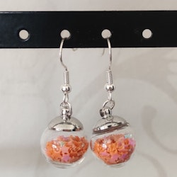Örhängen glasglob med orange stjärnglitter