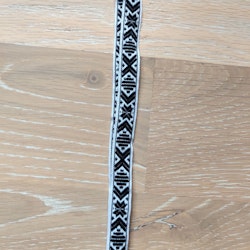Nyckelband med dräktband svart på vit