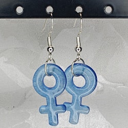 Örhängen med små kvinnosymboler i cobalt blue