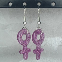 Örhängen med små kvinnosymboler med glitter rosa