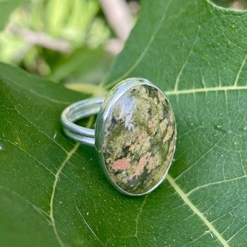 Ring med unakit, stl 19,25