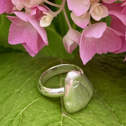 Ring med gjuten "sten" stl 18,5