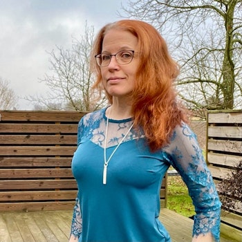 Långt halsband med tofs