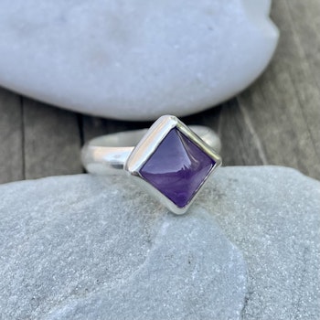 Ring med ametist, stl 16,5