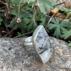 Ring med turmalinkvarts, stl 18,25