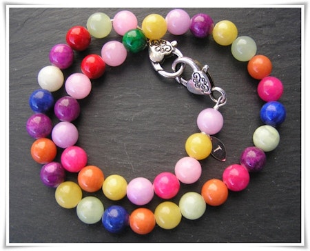 Halsband med färgad jade  (360)