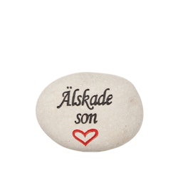 Natursten med texten "Älskade son"
