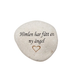 Natursten med texten "Himlen har fått en ny ängel"