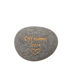 Natursten Grå med texten "Ditt minne lever"