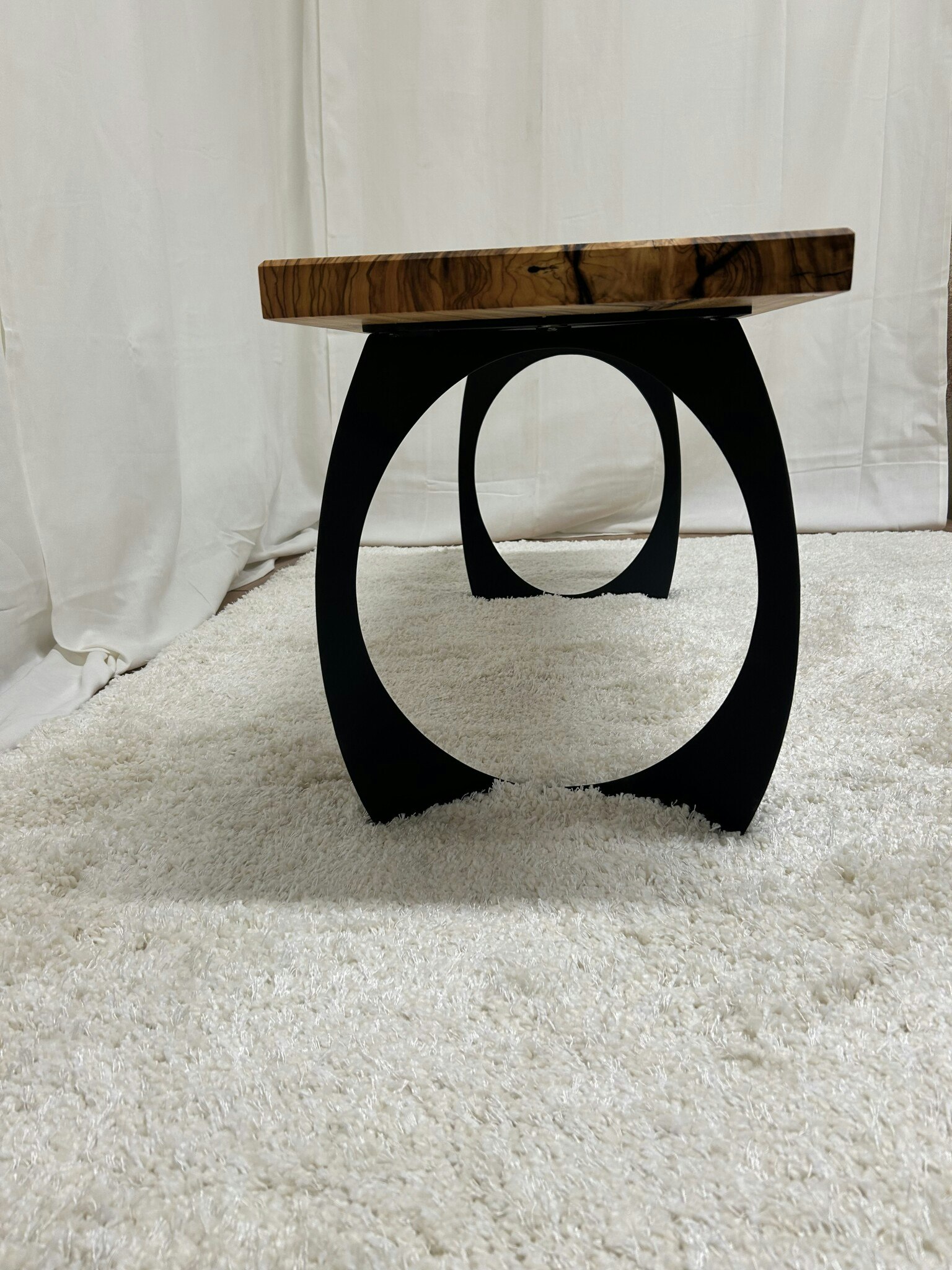 Sittbänk i valnöt