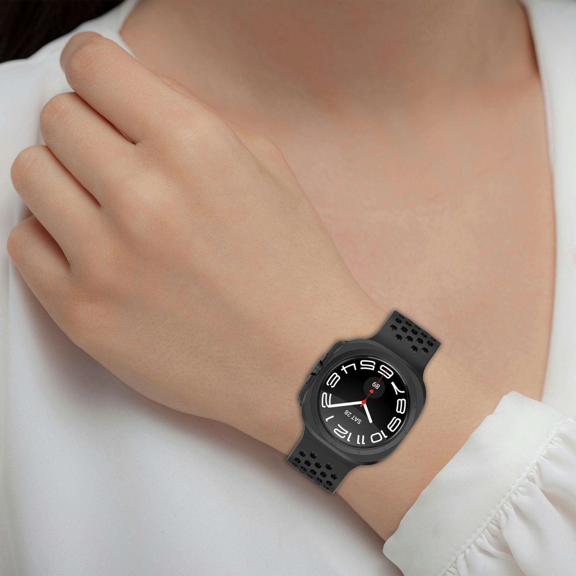 SAMSUNG GALAXY WATCH ULTRA (47 MM) SILIKONBAND MED HÅL OCH MAGNETISKT SPÄNNE