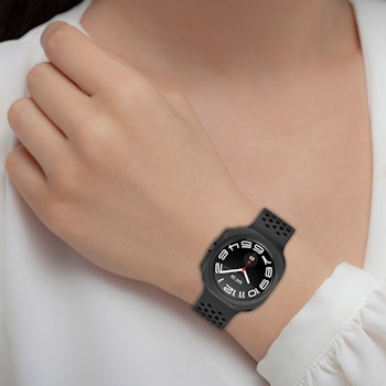 SAMSUNG GALAXY WATCH ULTRA (47 MM) SILIKONBAND MED HÅL OCH MAGNETISKT SPÄNNE