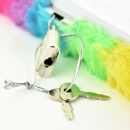 Fluffig dagbok med lås - Diary fluffy w lock