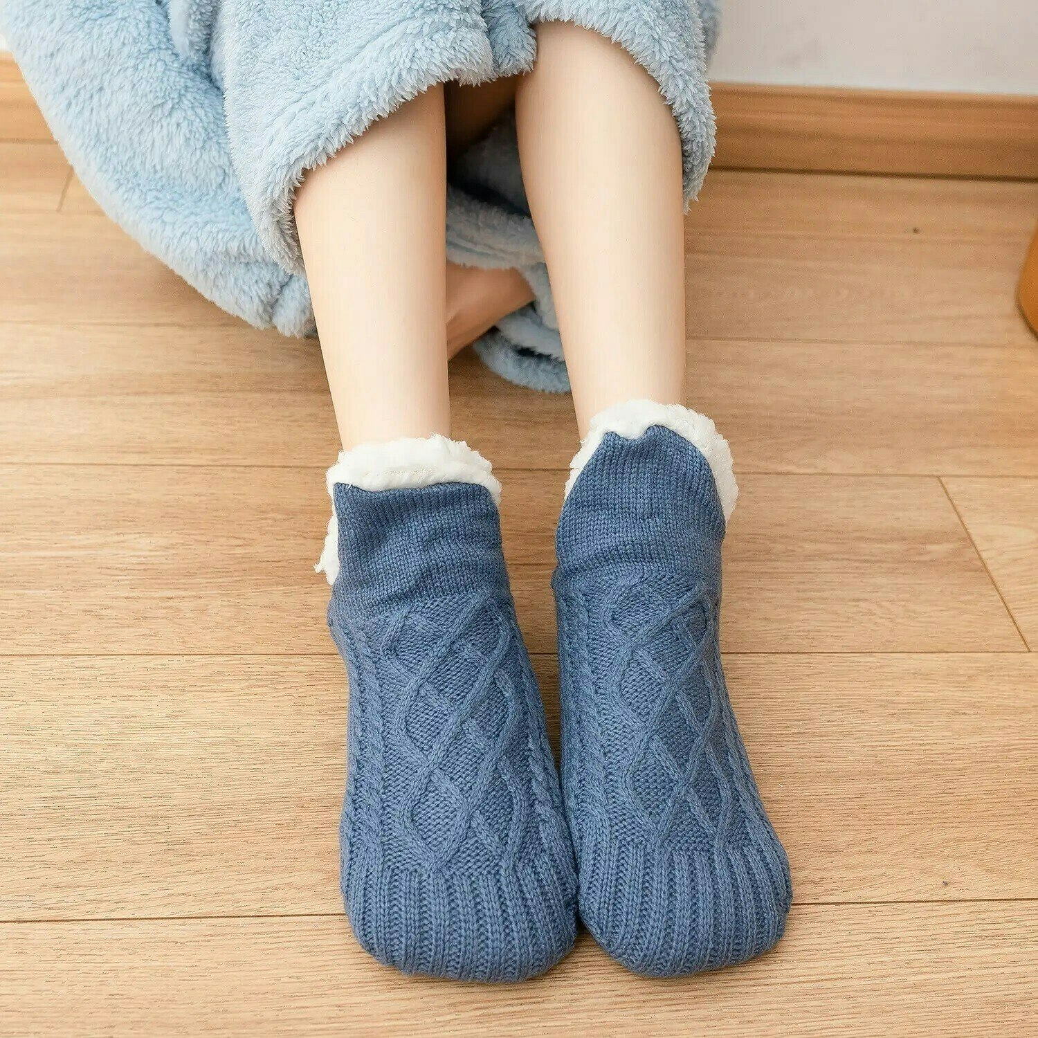 Varma sockor med halksydd