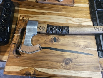 Vikingainspirerad yxa XL