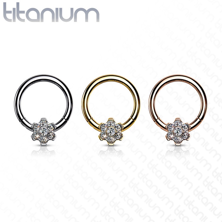 Segmentring i titanium 1.2mm med cz-blomma