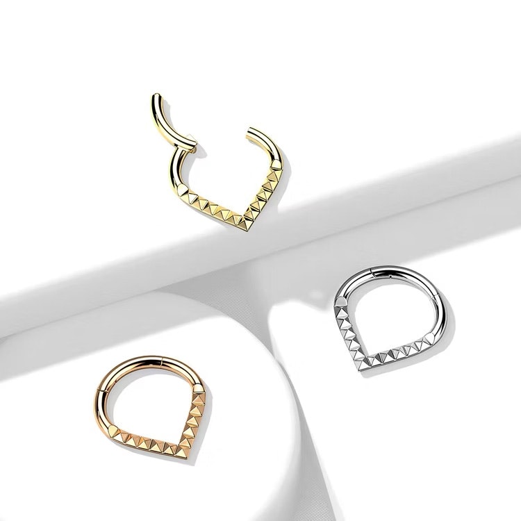 Segmentring i titanium 1.2mm med gångjärn och pyramidslipad kant