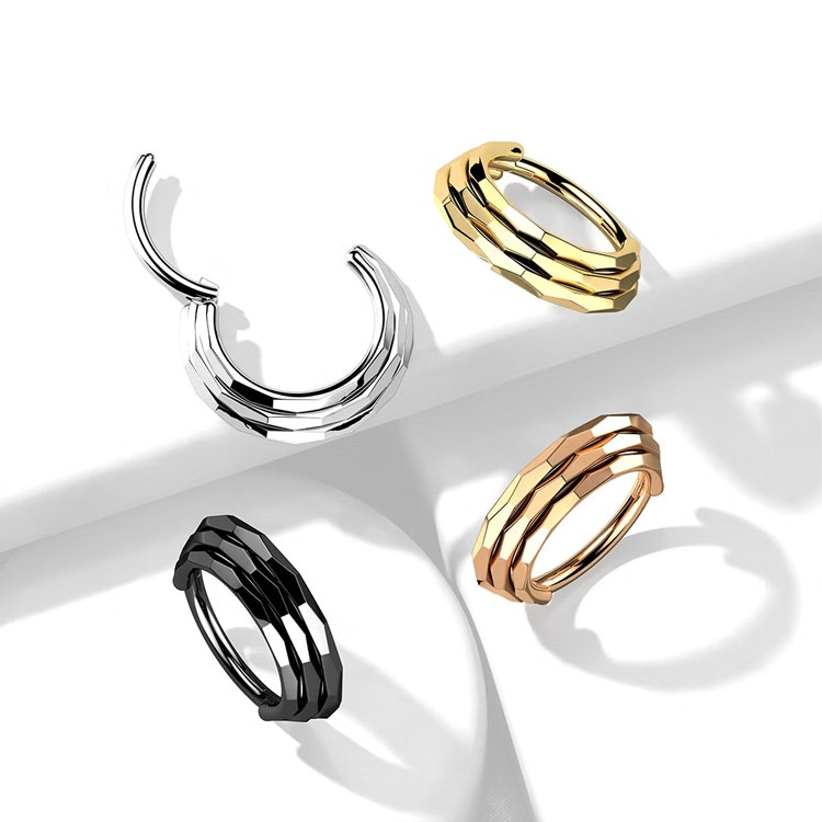 Segmentring i titanium 1.2mm med 3st ringar med fasettslipad kant