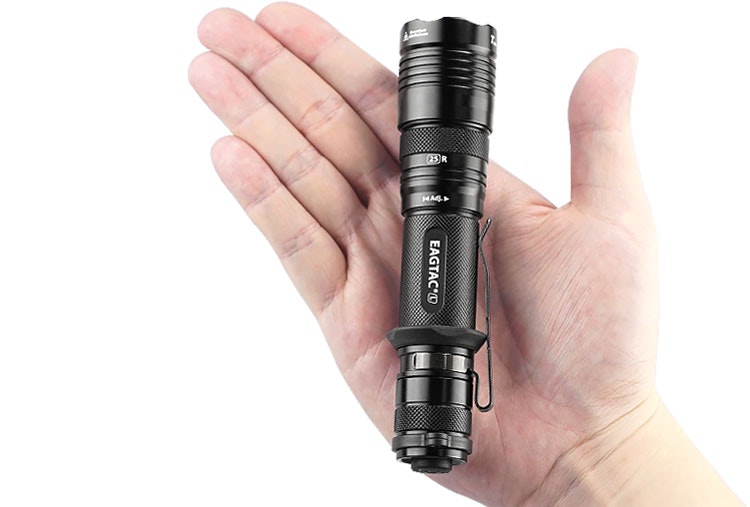 EAGTAC T25LR XHP-35, USB Rechargeable, HD 2000 Lumen Flashlight KIT