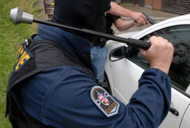 ESP 16" Teleskopbatong i härdat stål inkl. hölster