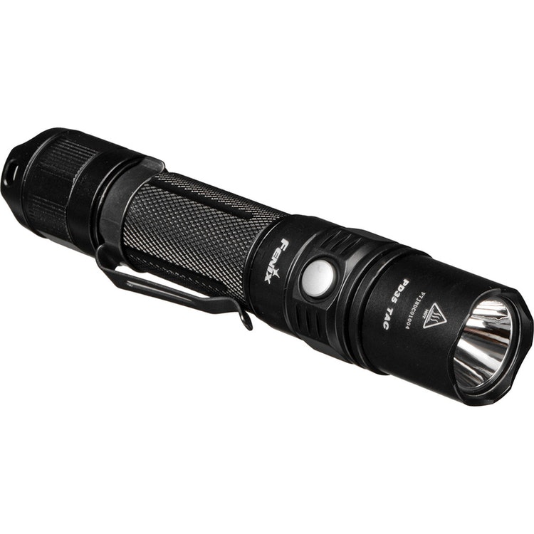 FENIX PD35 TAC - Taktisk polisficklampa med 1000 lumens
