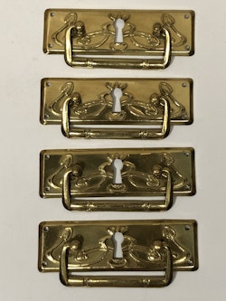 MÖBELHANDTAG 4 st. mässing, Jugend, 1900.