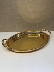 BRICKA, metall, guldfärgad, 1900-talets andra hälft.