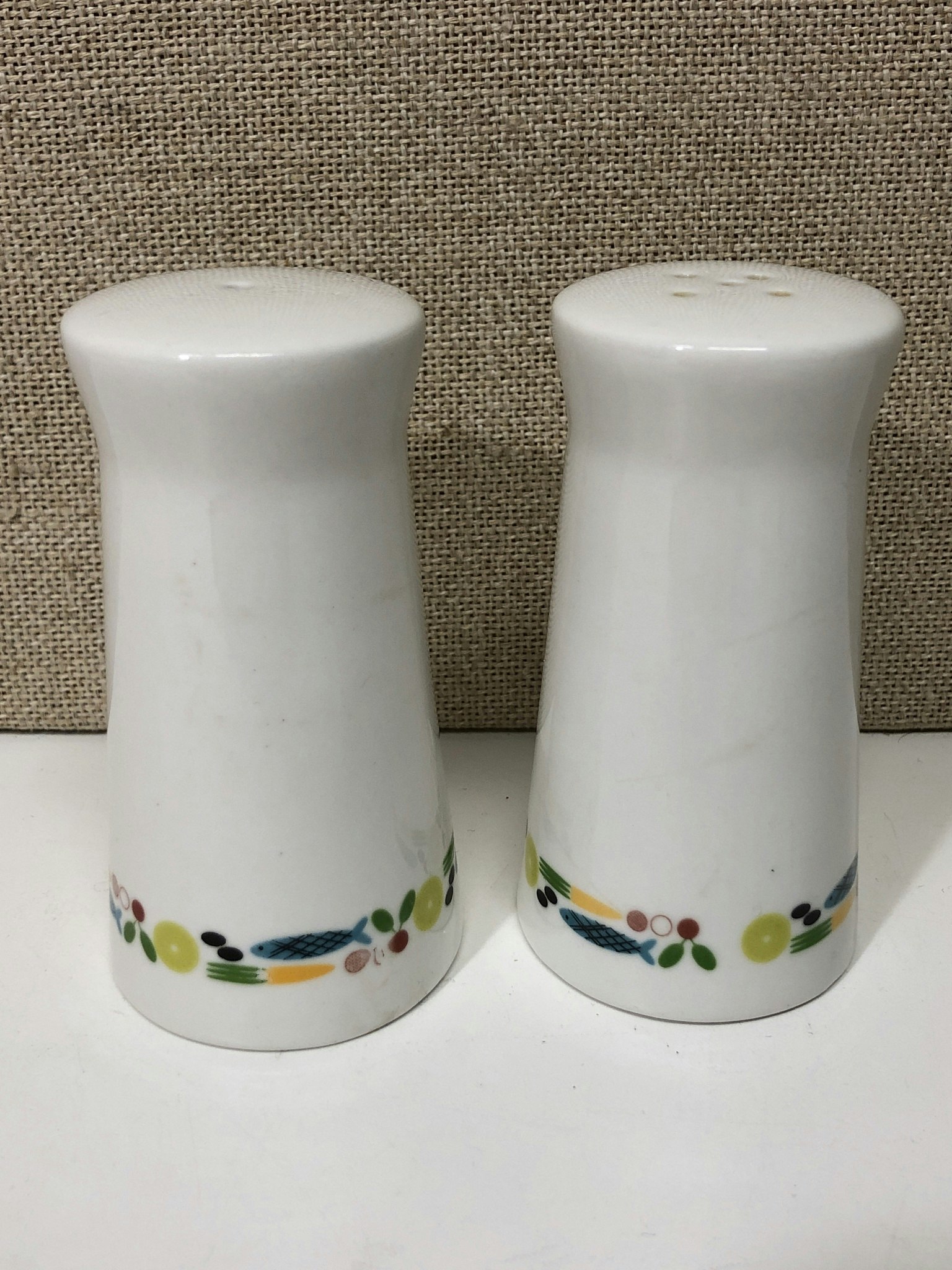 SALT & PEPPER SHOTS, porcelain, 1950s/60s.