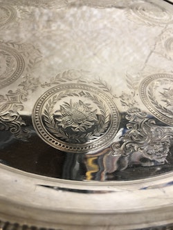 BRICKA, nysilver, 1900-tal.
