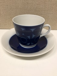 KAFFEKOPP MED FAT, porslin, "Agda" Christina Campell, Rörstrand.