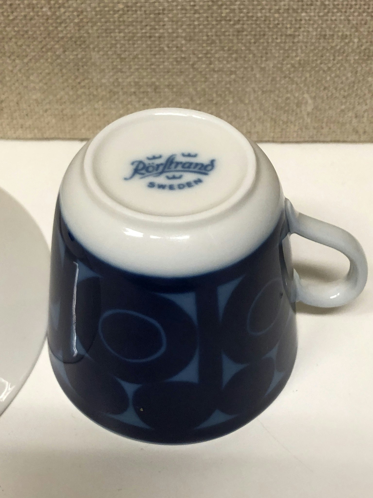 KAFFEKOPP MED FAT, porslin, "Agda" Christina Campell, Rörstrand.