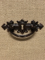 MÖBELBESLAG 5 st. metall, Bårebo, 1900-talets andra hälft.