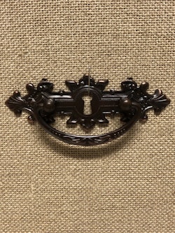 MÖBELBESLAG 5 st. metall, Bårebo, 1900-talets andra hälft.
